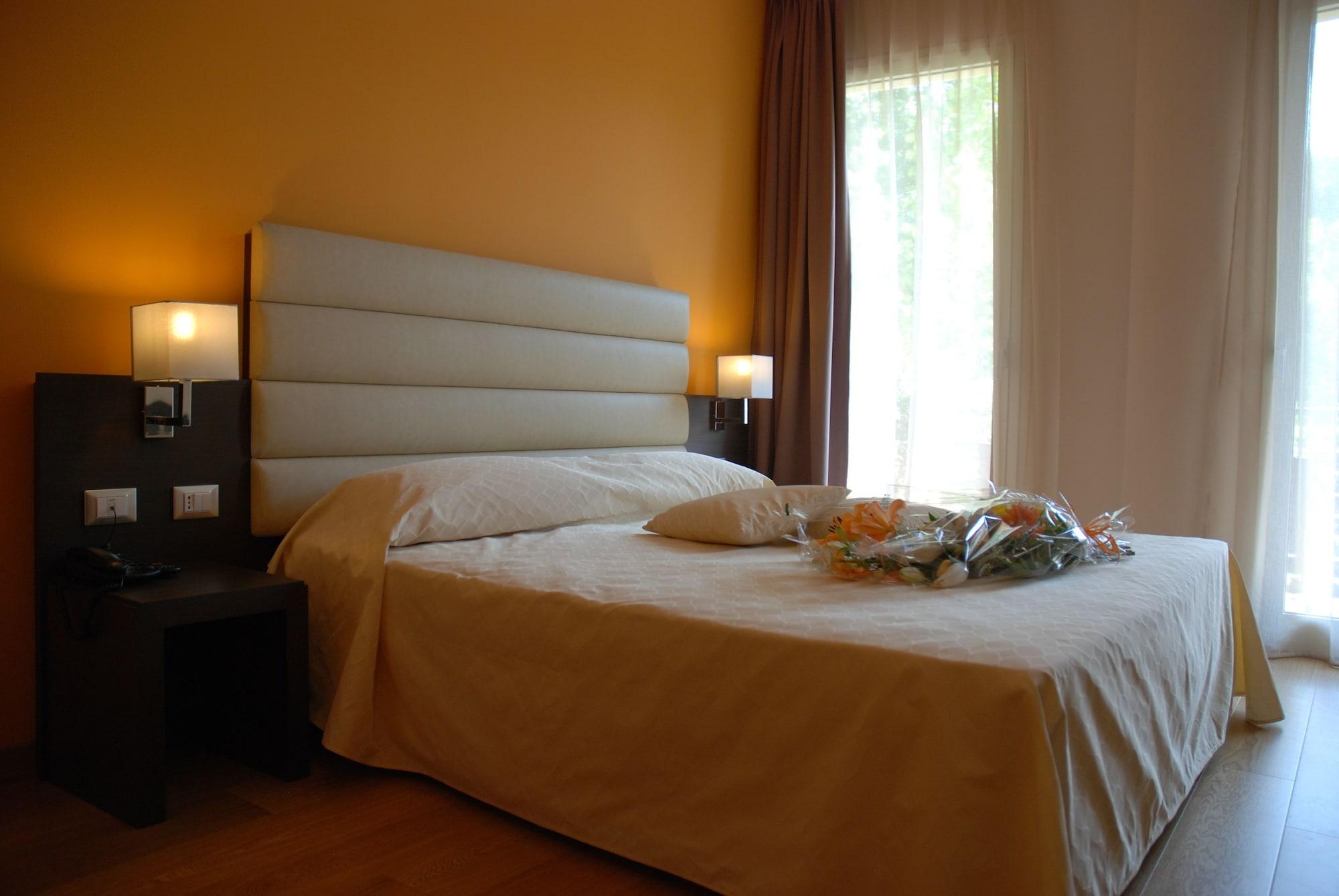 Zen Hotel Versilia Марина-ди-Пьетрасанта Экстерьер фото