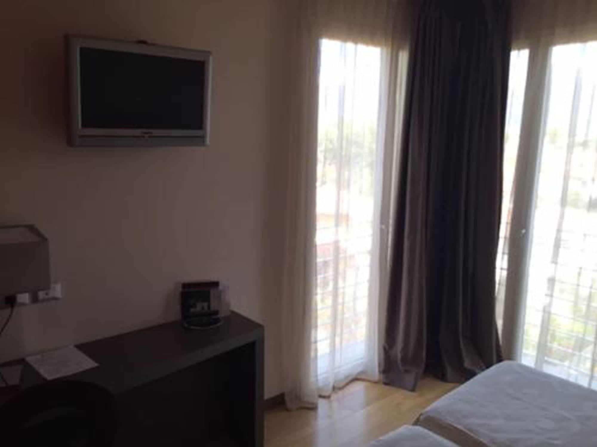 Zen Hotel Versilia Марина-ди-Пьетрасанта Экстерьер фото