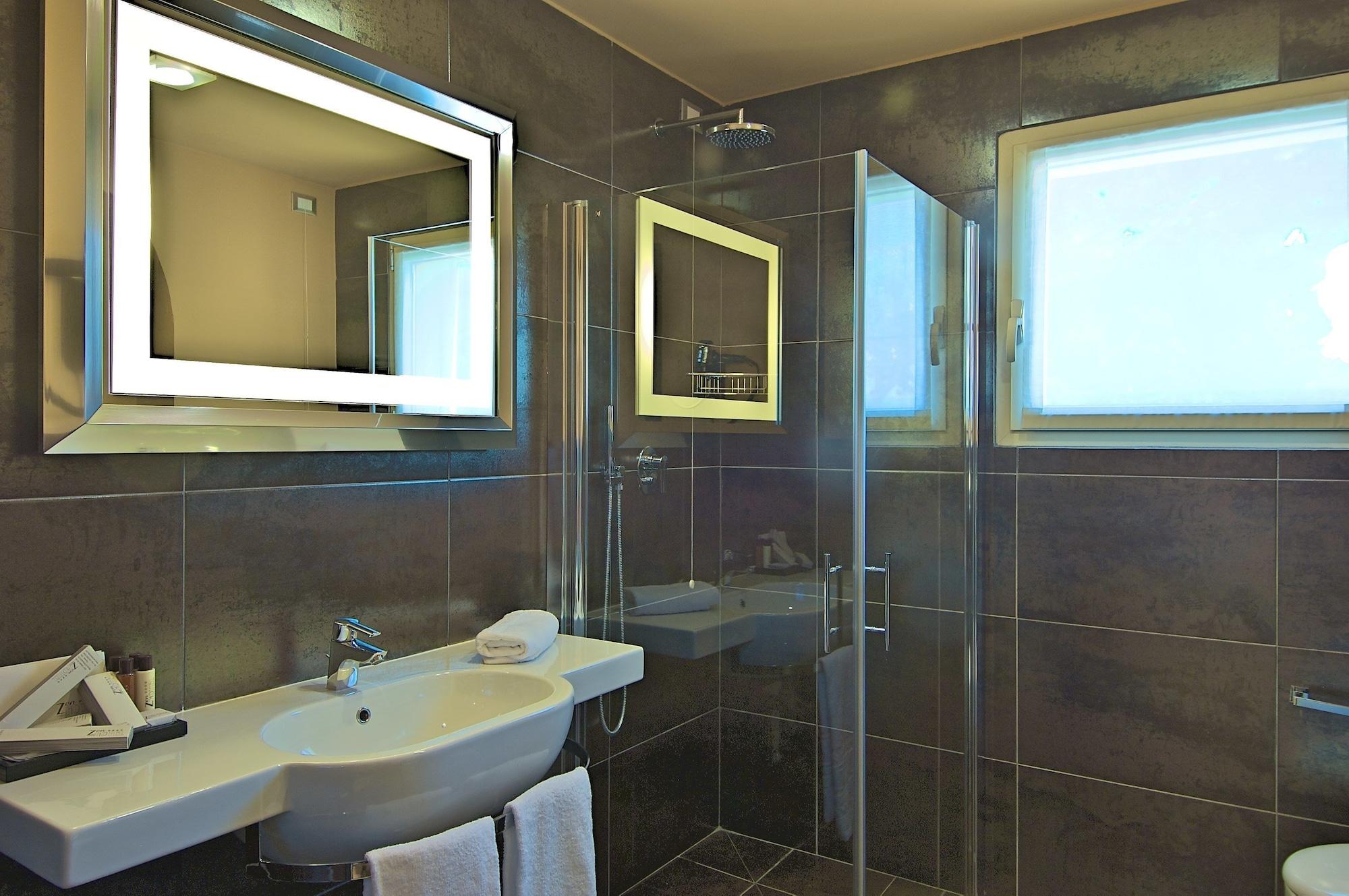 Zen Hotel Versilia Марина-ди-Пьетрасанта Экстерьер фото