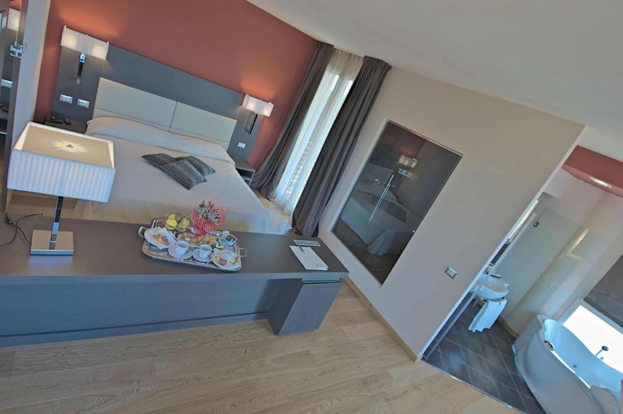 Zen Hotel Versilia Марина-ди-Пьетрасанта Экстерьер фото