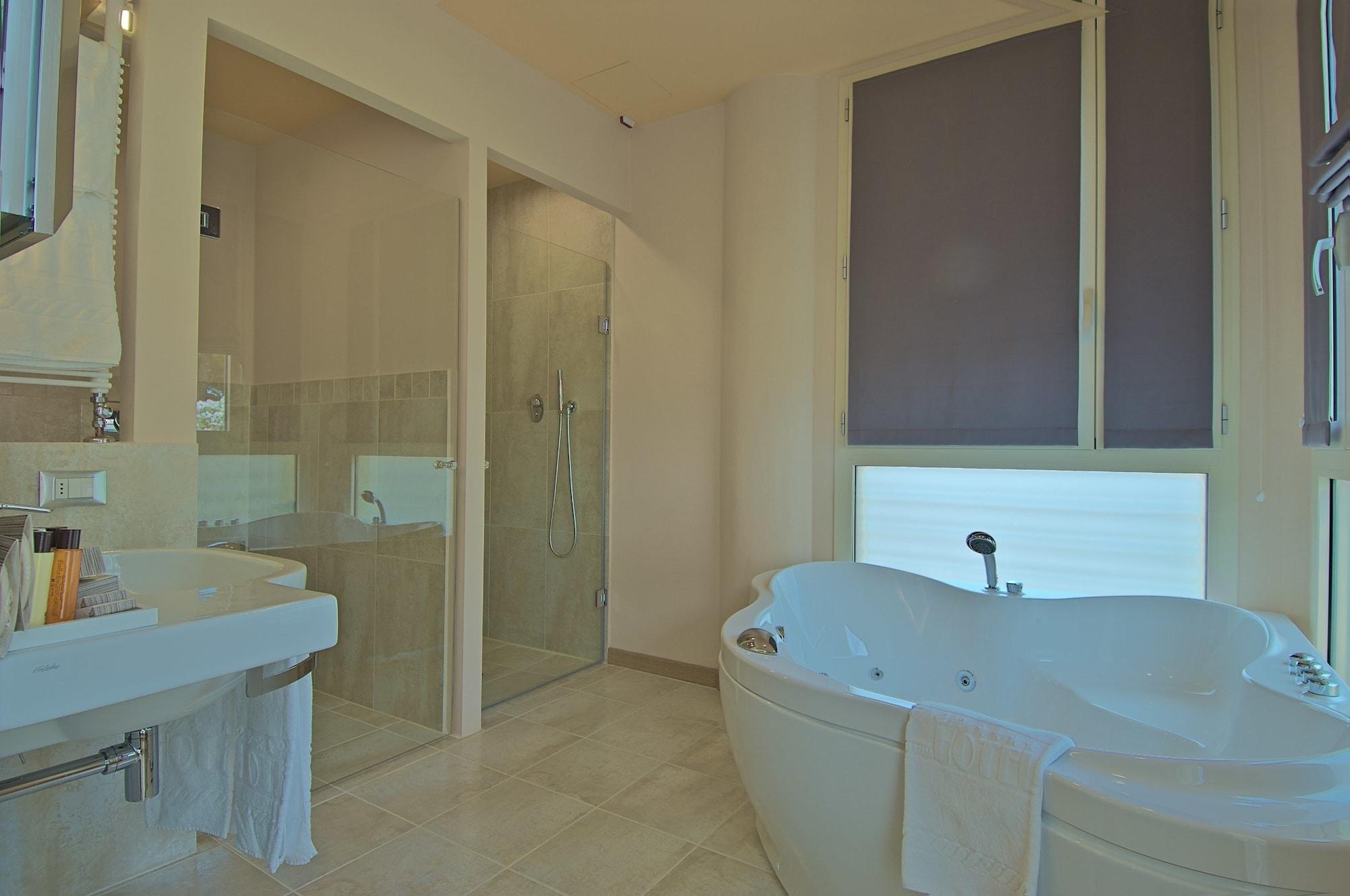 Zen Hotel Versilia Марина-ди-Пьетрасанта Экстерьер фото