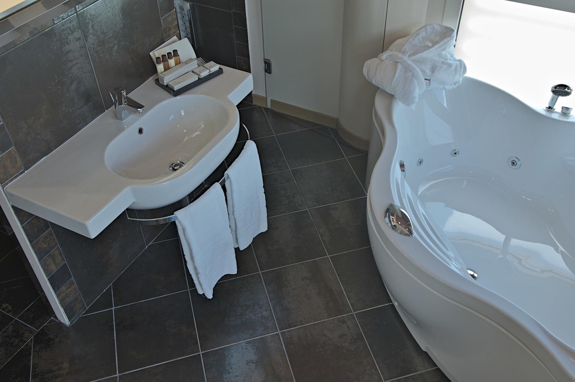 Zen Hotel Versilia Марина-ди-Пьетрасанта Экстерьер фото