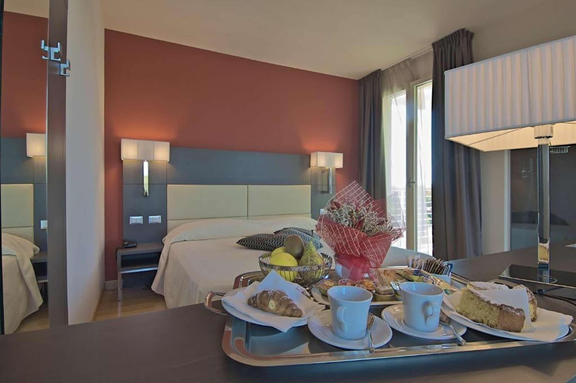 Zen Hotel Versilia Марина-ди-Пьетрасанта Экстерьер фото