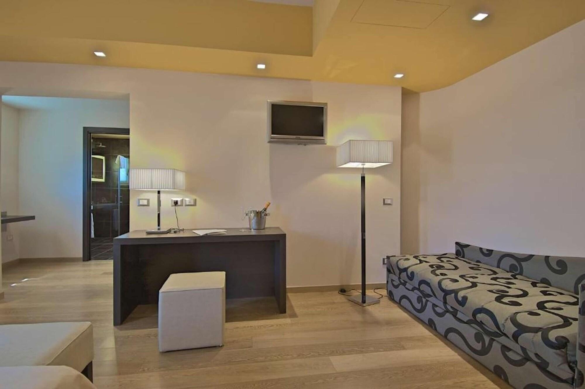 Zen Hotel Versilia Марина-ди-Пьетрасанта Экстерьер фото