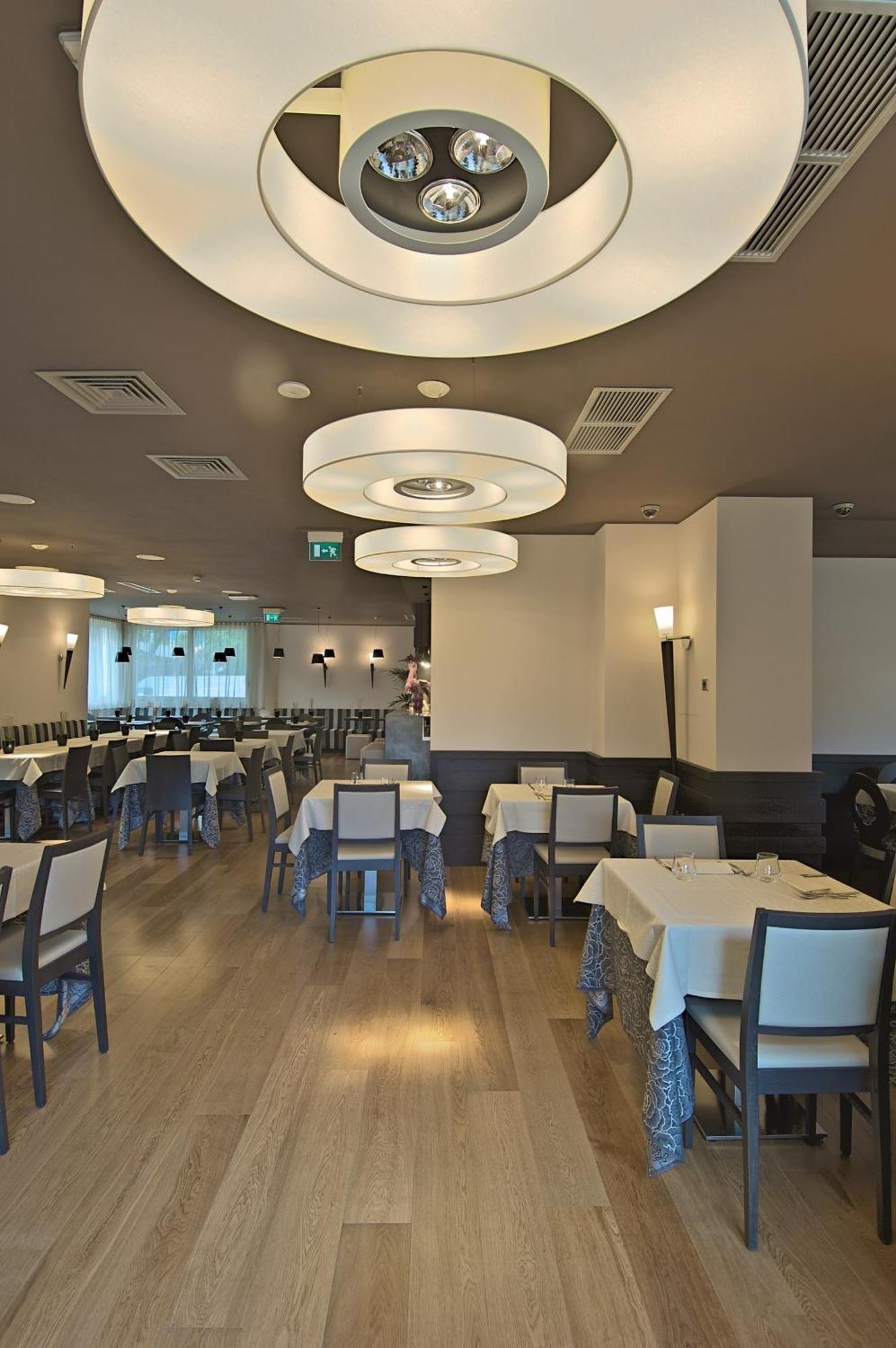 Zen Hotel Versilia Марина-ди-Пьетрасанта Экстерьер фото