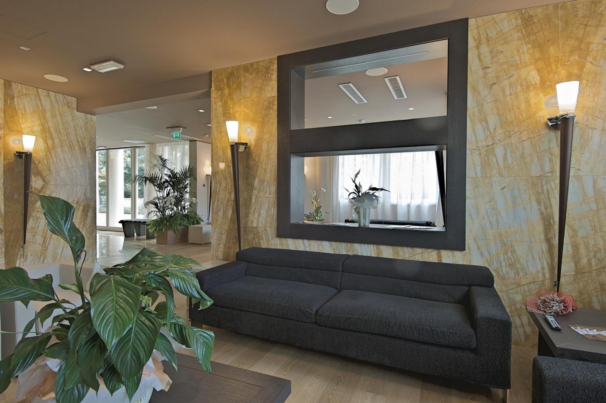 Zen Hotel Versilia Марина-ди-Пьетрасанта Экстерьер фото
