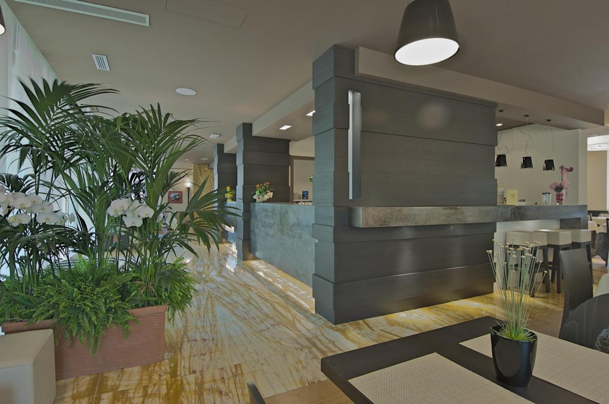 Zen Hotel Versilia Марина-ди-Пьетрасанта Экстерьер фото