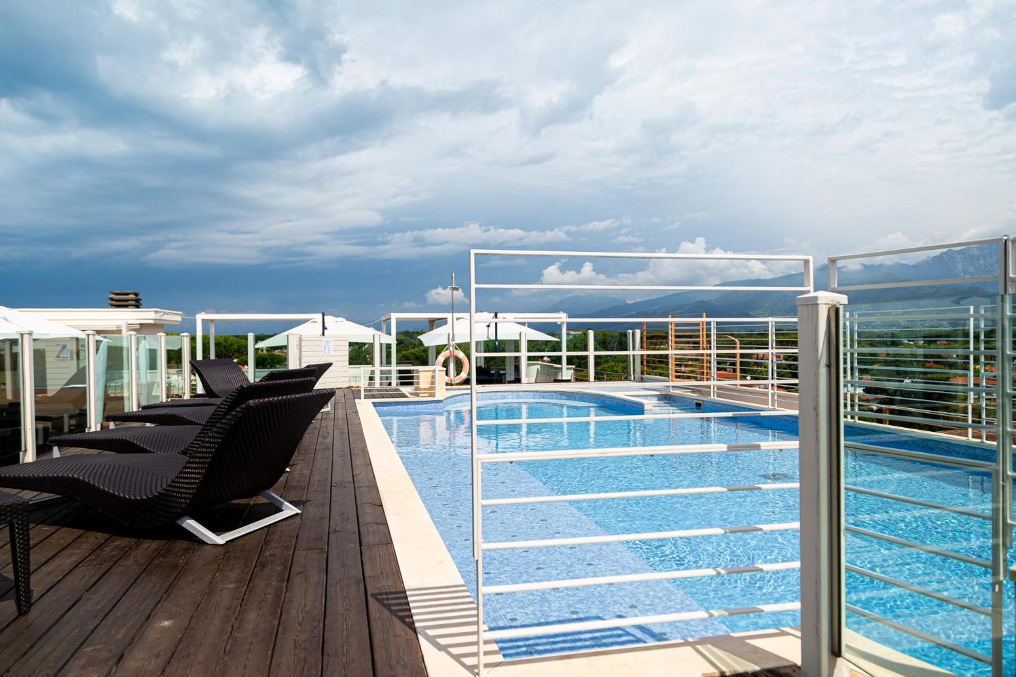 Zen Hotel Versilia Марина-ди-Пьетрасанта Экстерьер фото