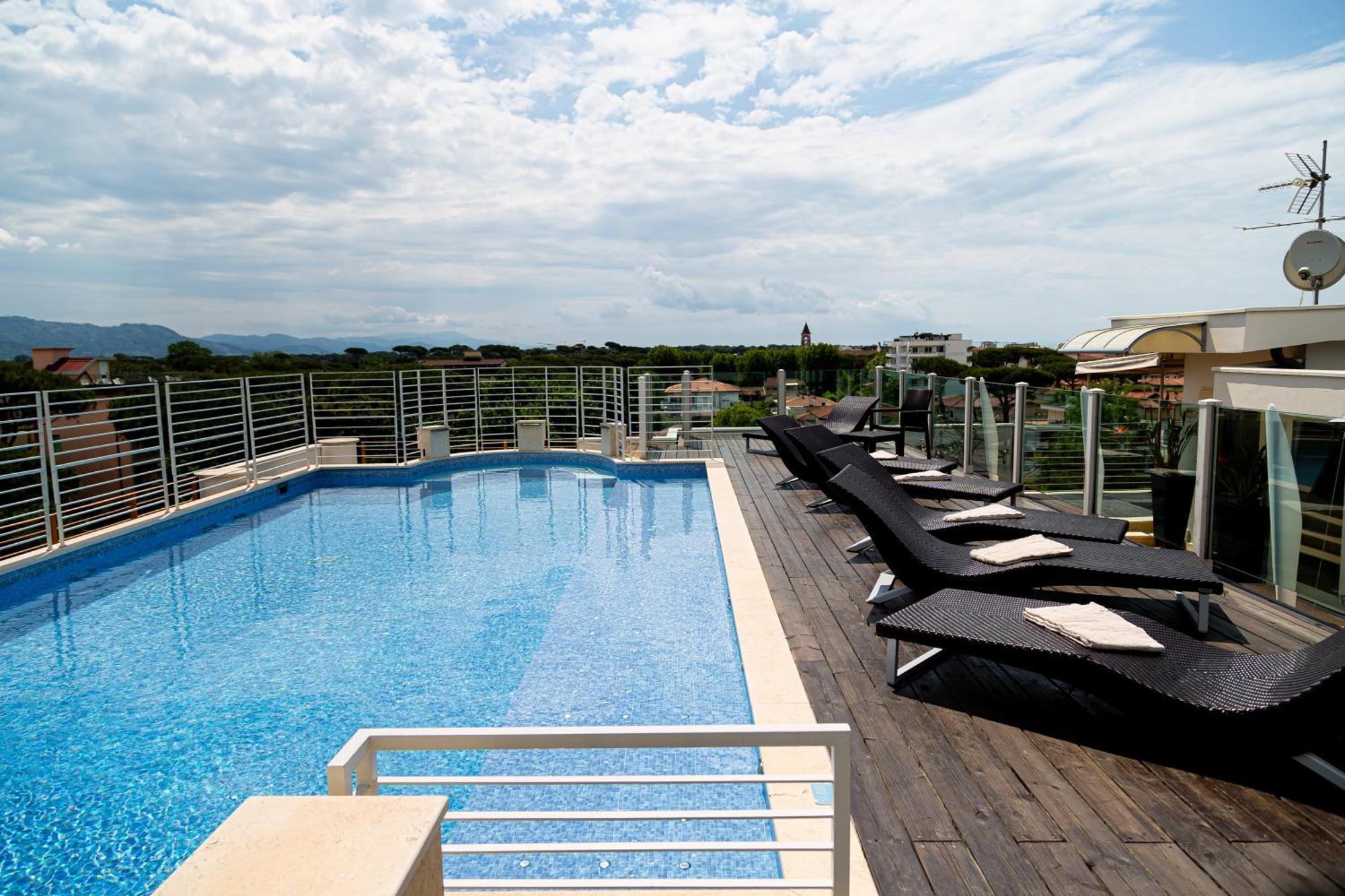 Zen Hotel Versilia Марина-ди-Пьетрасанта Экстерьер фото