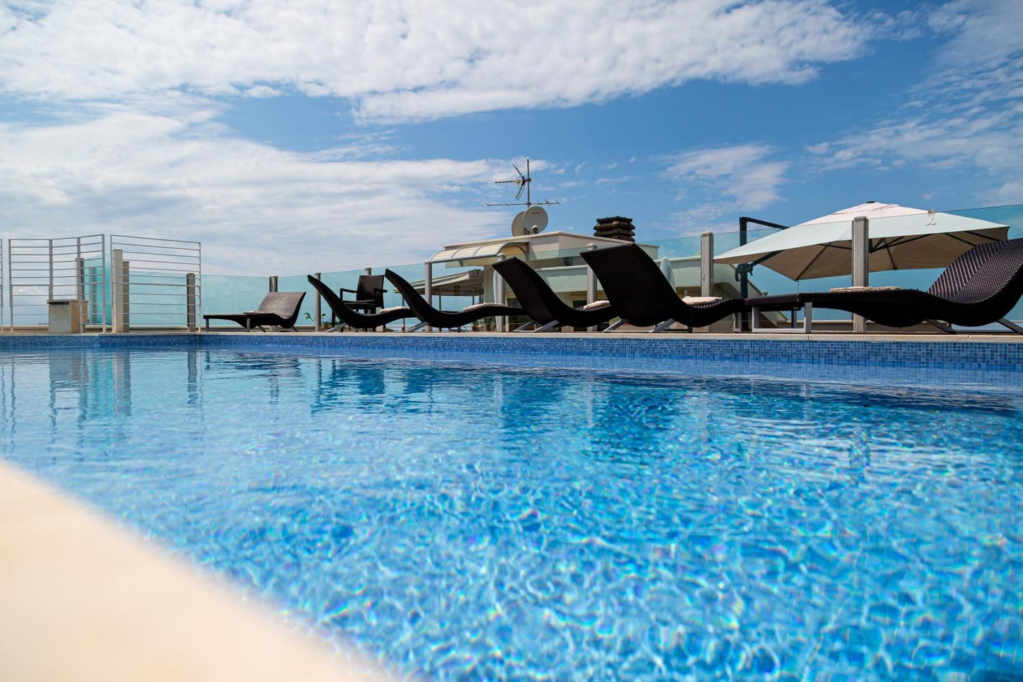 Zen Hotel Versilia Марина-ди-Пьетрасанта Экстерьер фото